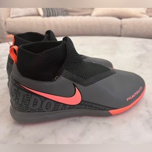 Nike Phantom Vision Sneakers 6 Youth